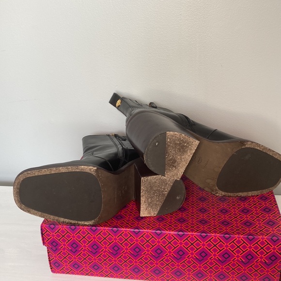 Tory Burch Heeled Ankle Boot in Perfect Black Size 10 - Picture 7 of 9